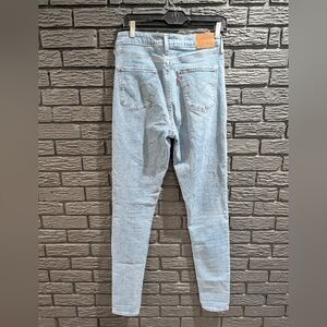 Levi's Women's Skinny Jeans in Light Blue